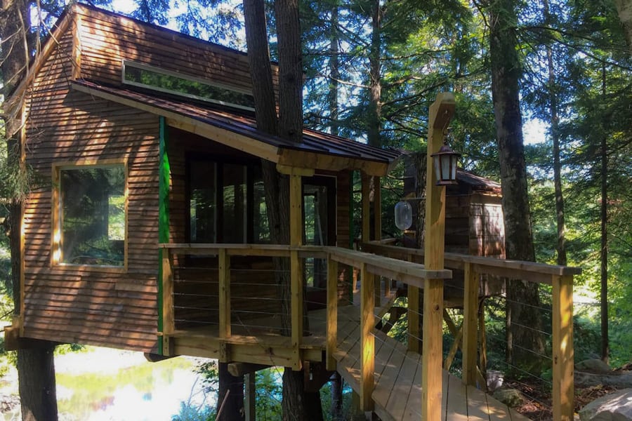 The Beaver Pond Treehouse in Vermont