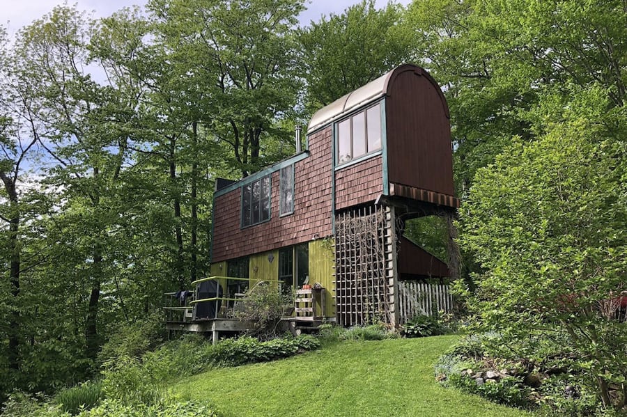 The Mailbox House In Vermont