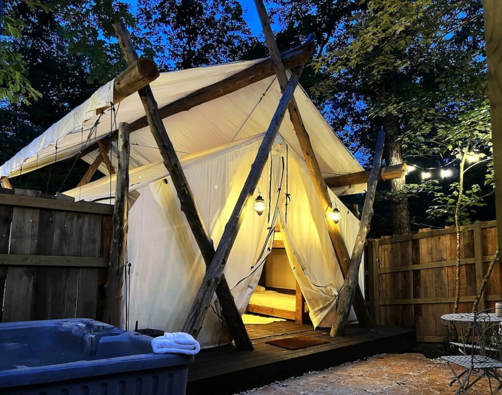 Arkansas Glamping Tent with Hot Tub