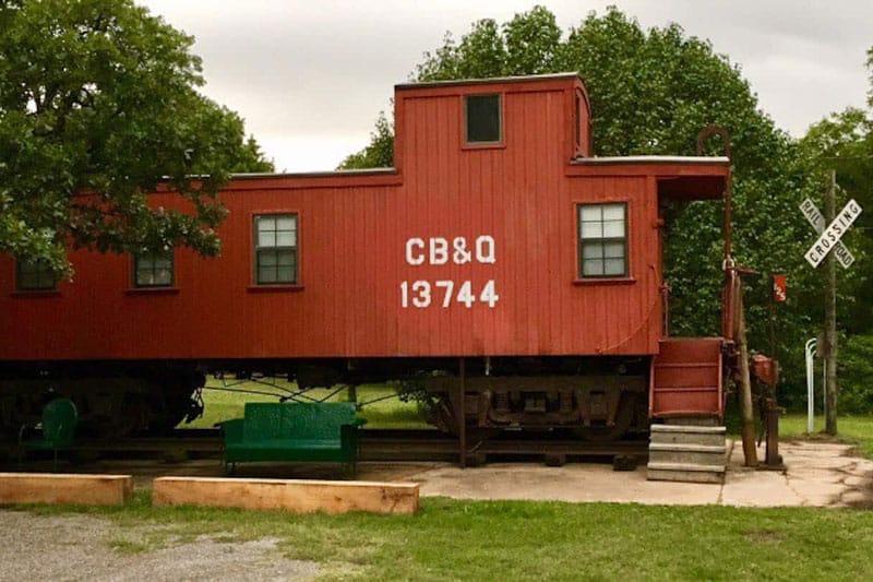 Route 66 1925 Red Caboose Glamping