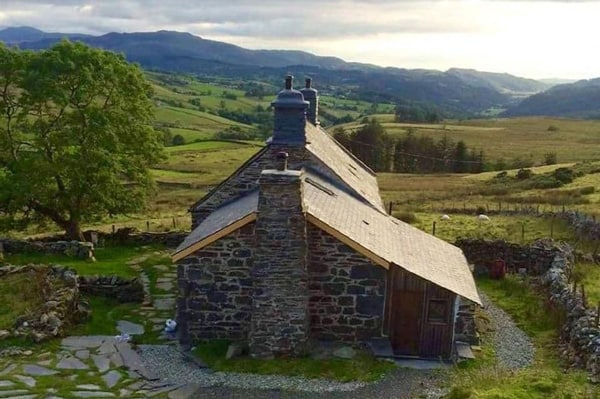 Traditional Welsh Cottage Glamping in Snowdonia