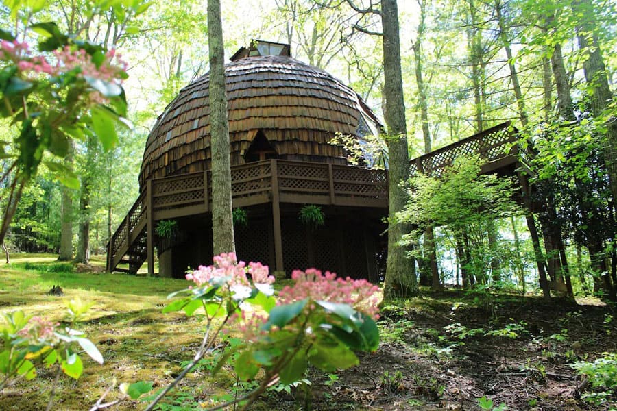 Geodesic Dome On 40 Acres With Hot Tub