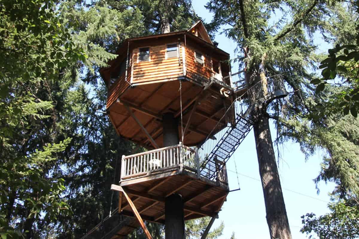 Majestree Treehouse Glamping in Oregon