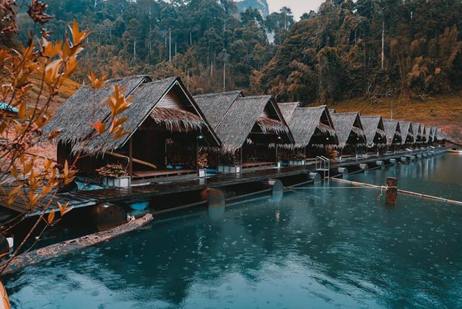 Praiwan Raft House Khao Sok Floating Bungalows