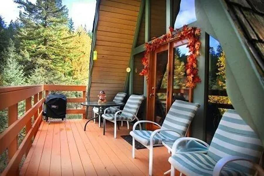 Leavenworth Cabin Romantic Getaway with Private River Access 