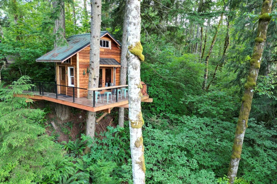 The Izer Oregon Treehouse Glamping Adventure in Sandy