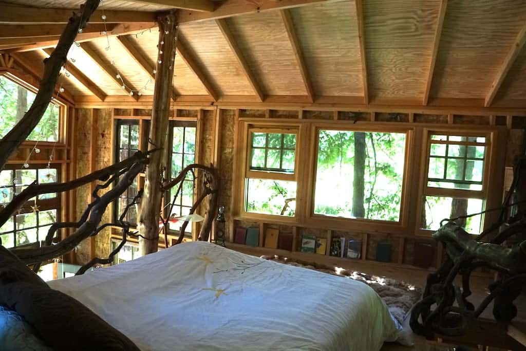 Treehouse in the Santa Cruz Mountains for Glamping Northern California