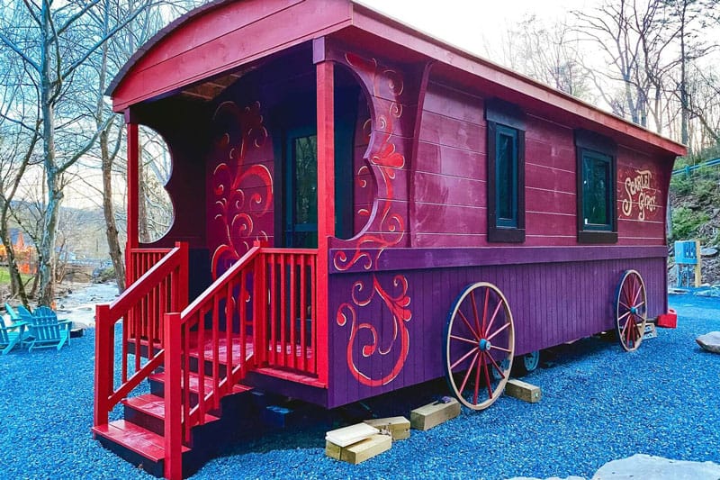 Scarlet Gypsy Wagon at Four Fillies Lodge
