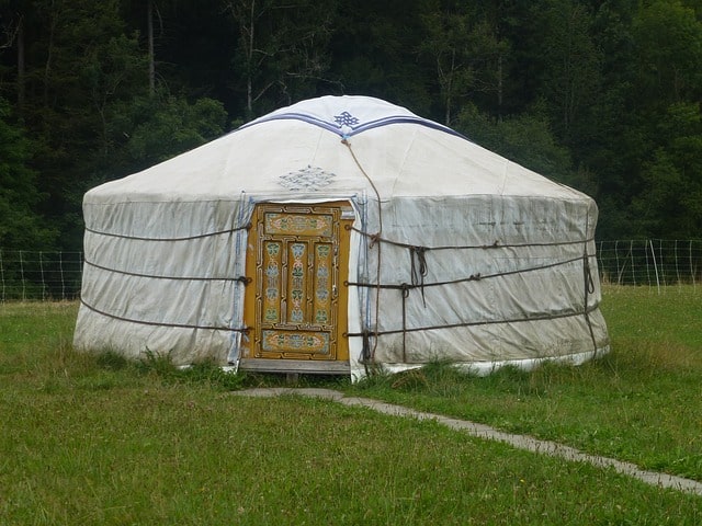 what is a glamping yurt? This is a traditional Mongolian yurt